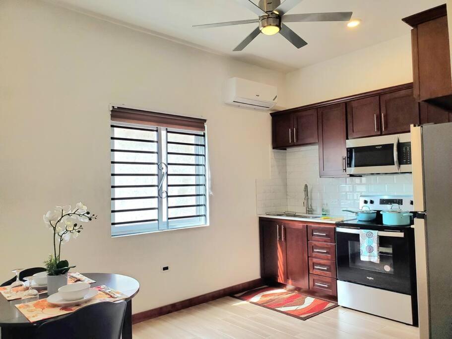 'The Solace' New Luxury Modern 1Bed 1Bath Apt. Portmore Εξωτερικό φωτογραφία