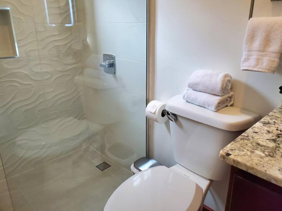 'The Solace' New Luxury Modern 1Bed 1Bath Apt. Portmore Εξωτερικό φωτογραφία
