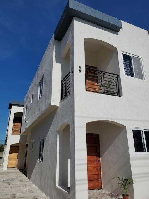 'The Solace' New Luxury Modern 1Bed 1Bath Apt. Portmore Εξωτερικό φωτογραφία