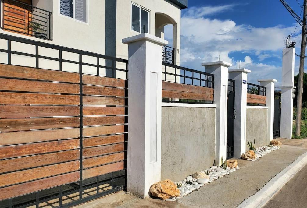 'The Solace' New Luxury Modern 1Bed 1Bath Apt. Portmore Εξωτερικό φωτογραφία